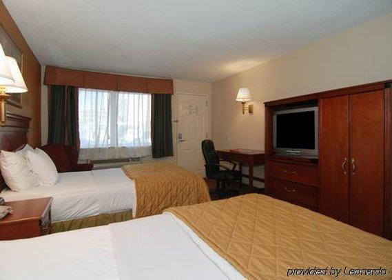 Econo Lodge Downtown Louisville Room photo